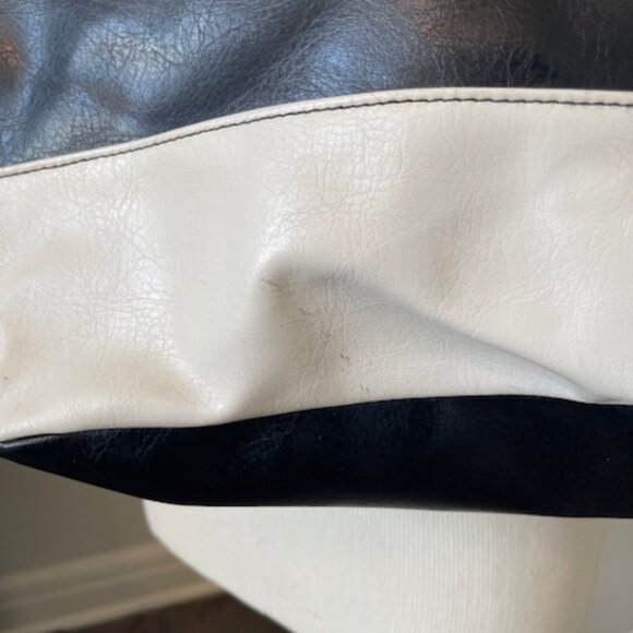 Black and white stripe tote - Picture 2 of 5